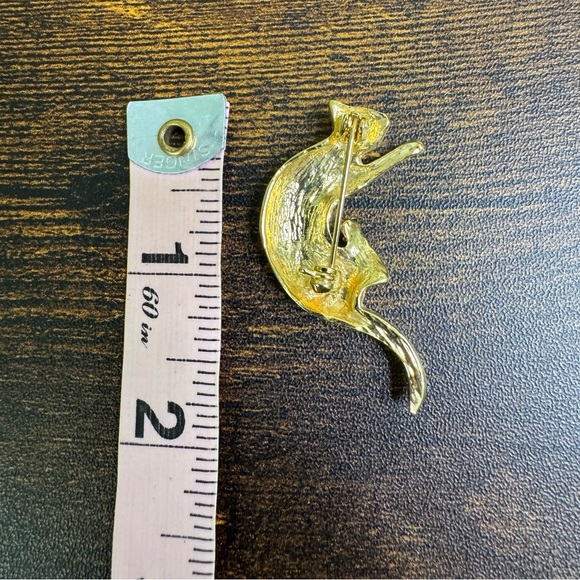 Vintage Gold Cat Brooch - Picture 5 of 6